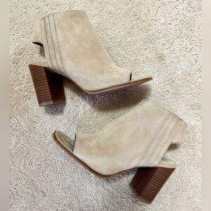 Vince Camino Open Toe Heel Suede with Zipper sz 7.5